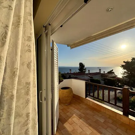 Seafront Private Neos Marmaras